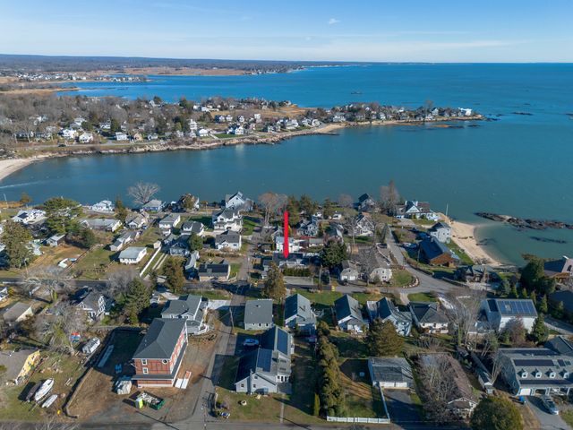 18 Bay Street, Guilford, CT 06437