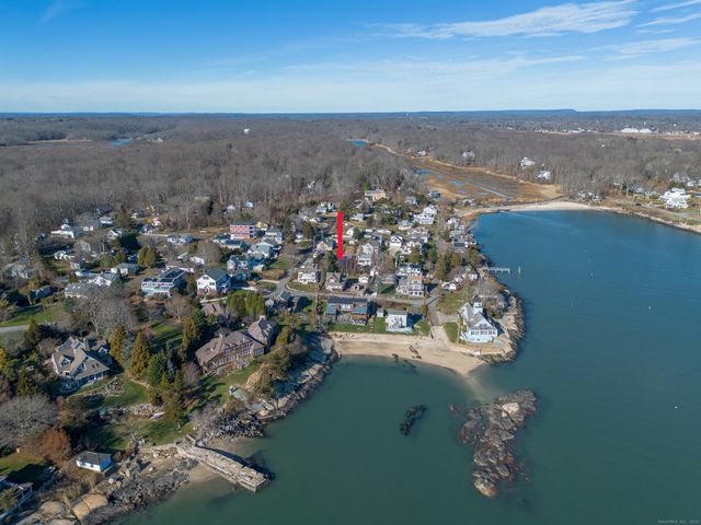 18 Bay Street, Guilford, CT 06437