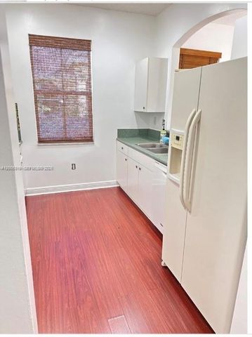 4268 NE 9th St, Homestead, FL 33033
