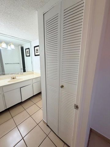 8990 SW 24th St 215, Miami, FL 33165