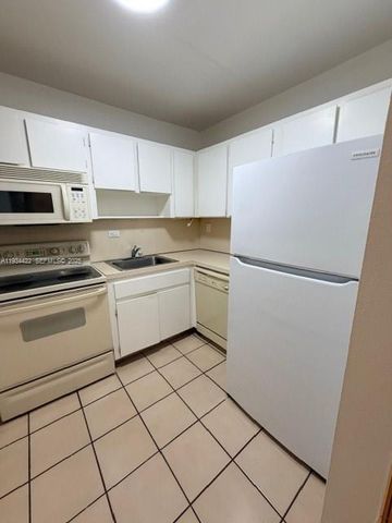 8990 SW 24th St 215, Miami, FL 33165