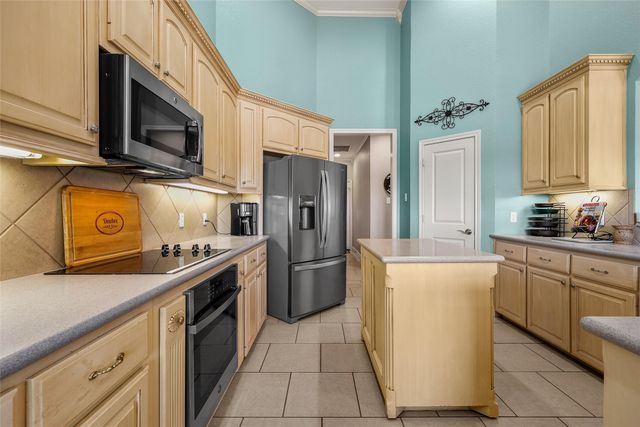 175 Ranchcrest Road, Lorena, TX 76655