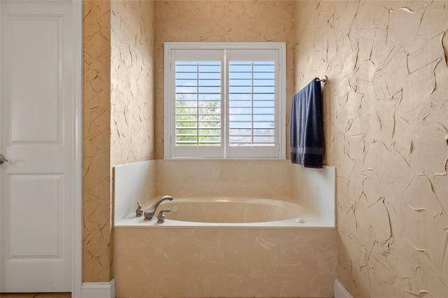 175 Ranchcrest Road, Lorena, TX 76655