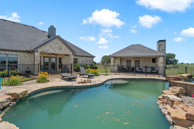 175 Ranchcrest Road, Lorena, TX 76655