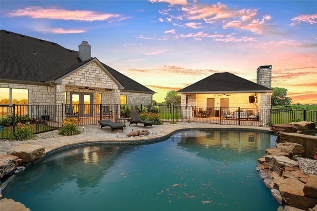 175 Ranchcrest Road, Lorena, TX 76655