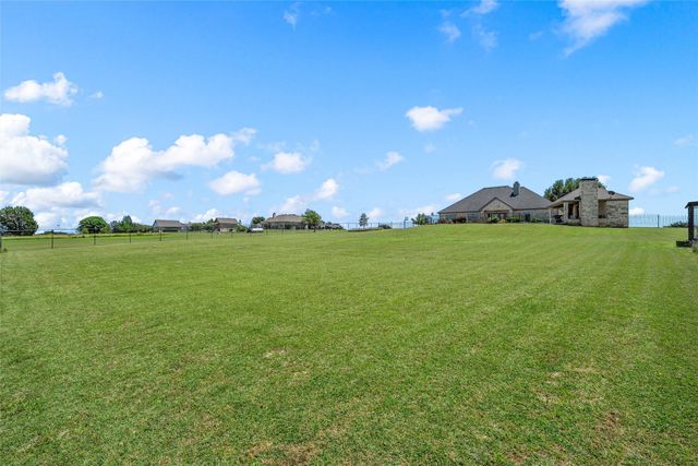 175 Ranchcrest Road, Lorena, TX 76655