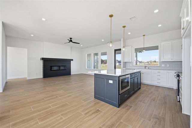 1033 Arbor Vista Drive, Azle, TX 76023