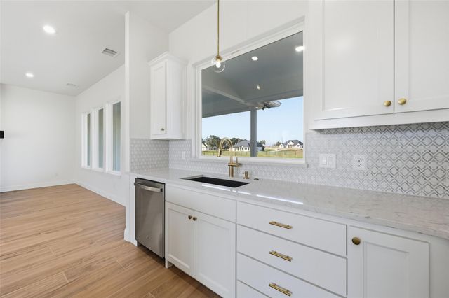 1033 Arbor Vista Drive, Azle, TX 76023