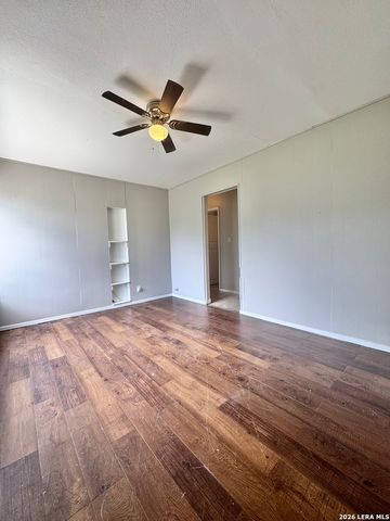 1923 Valencia, San Antonio, TX 78237