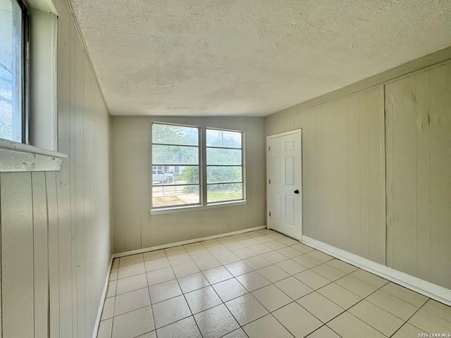 1923 Valencia, San Antonio, TX 78237