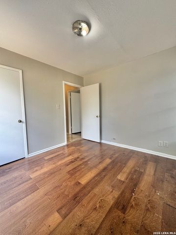 1923 Valencia, San Antonio, TX 78237