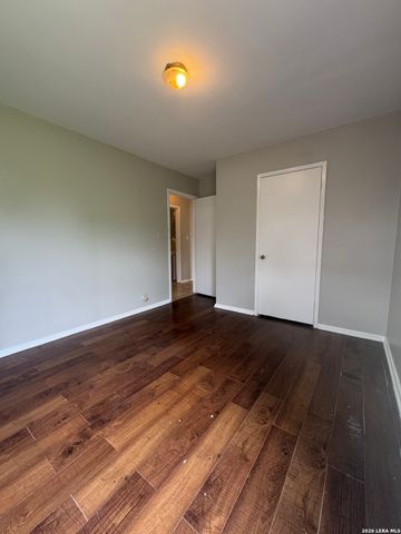 1923 Valencia, San Antonio, TX 78237