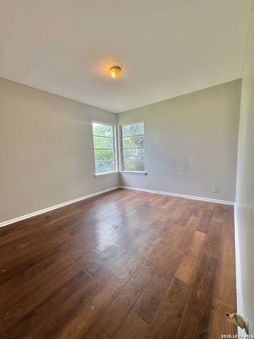 1923 Valencia, San Antonio, TX 78237