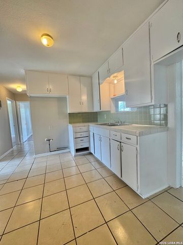 1923 Valencia, San Antonio, TX 78237