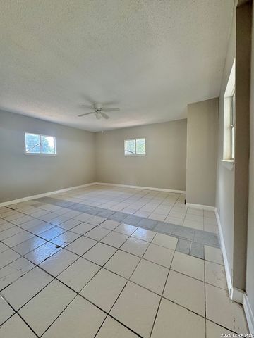 1923 Valencia, San Antonio, TX 78237