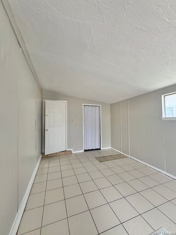 1923 Valencia, San Antonio, TX 78237