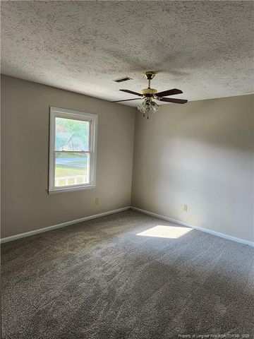 3853 OAK HAVEN Road, Hope Mills, NC 28348