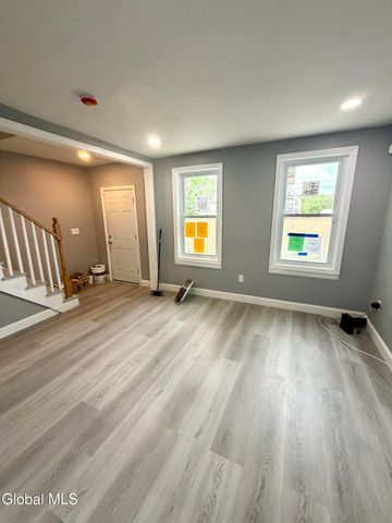 804 Arch Street, Schenectady, NY 12307
