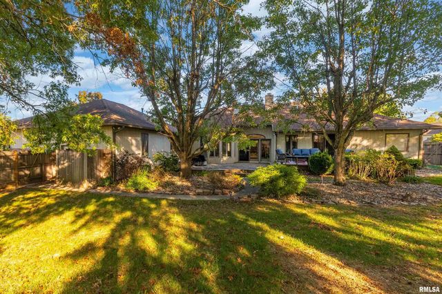 600 Deer Lake Drive West, Carbondale, IL 62901