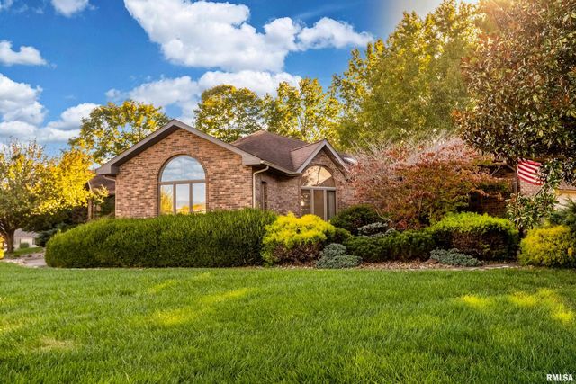 600 Deer Lake Drive West, Carbondale, IL 62901