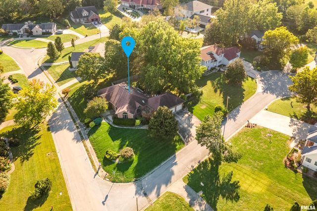 600 Deer Lake Drive West, Carbondale, IL 62901