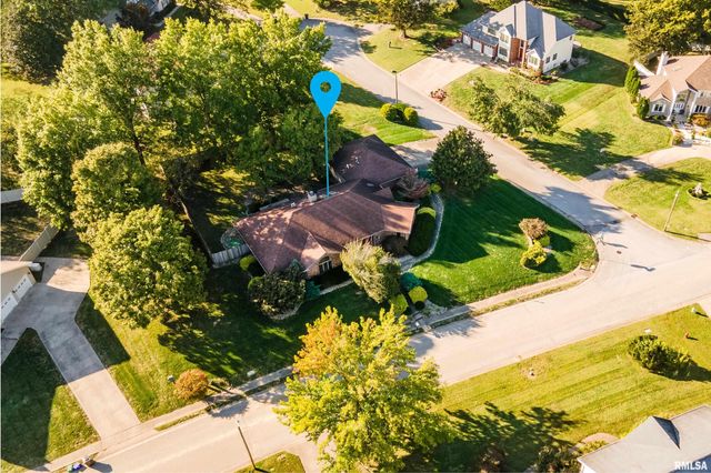 600 Deer Lake Drive West, Carbondale, IL 62901