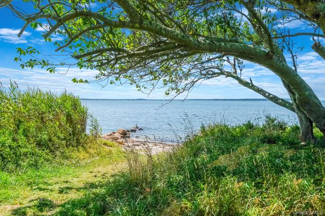 295 Willow Terrace Lane, Orient, NY 11957