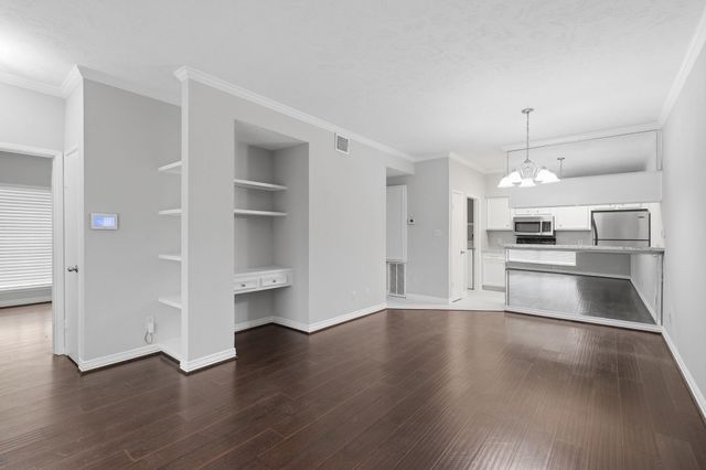 2626 Holly Hall 715, Houston, TX 77054