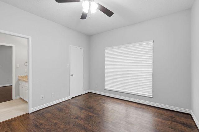 2626 Holly Hall 715, Houston, TX 77054