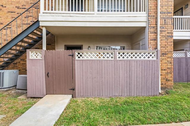 2626 Holly Hall 715, Houston, TX 77054