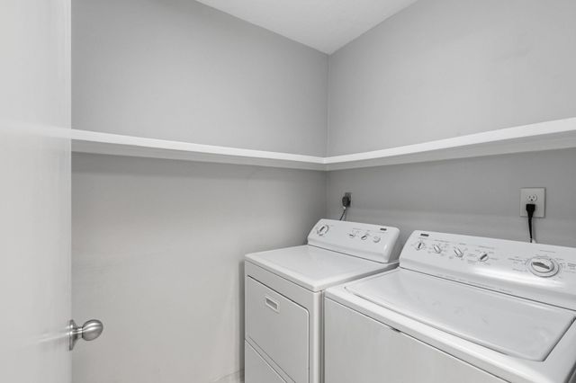 2626 Holly Hall 715, Houston, TX 77054