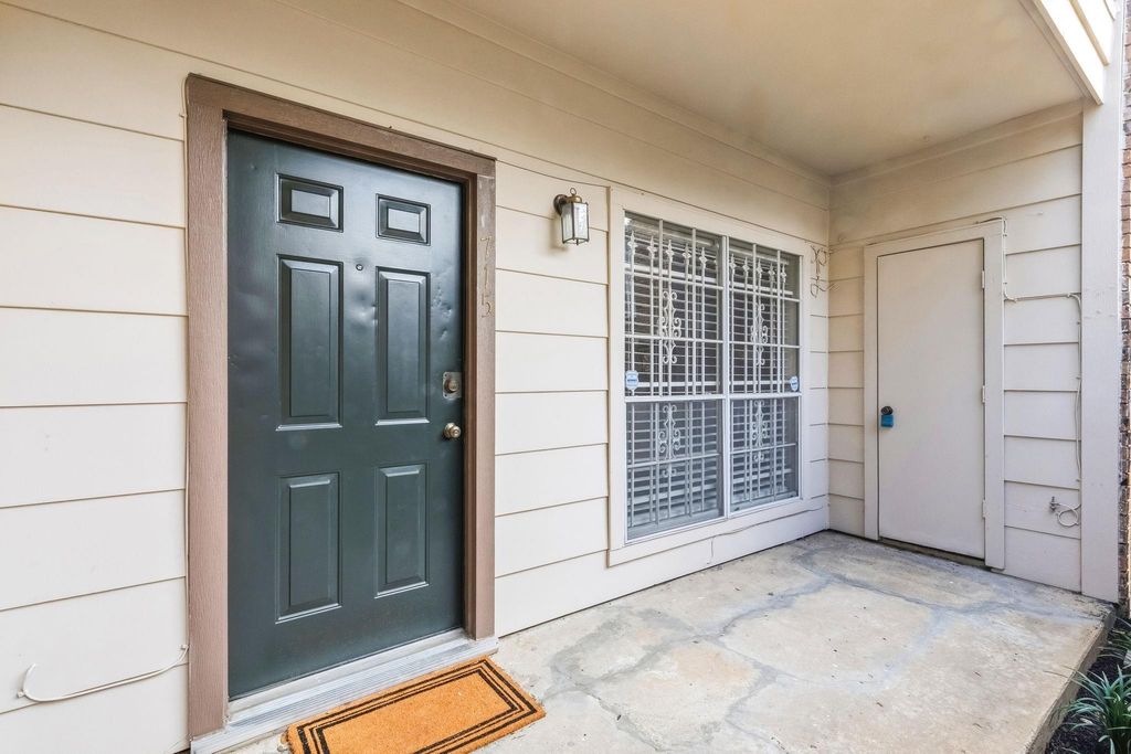 2626 Holly Hall 715, Houston, TX 77054