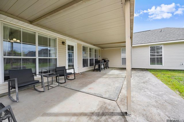 26017 Big Ben Dr, Denham Springs, LA 70726