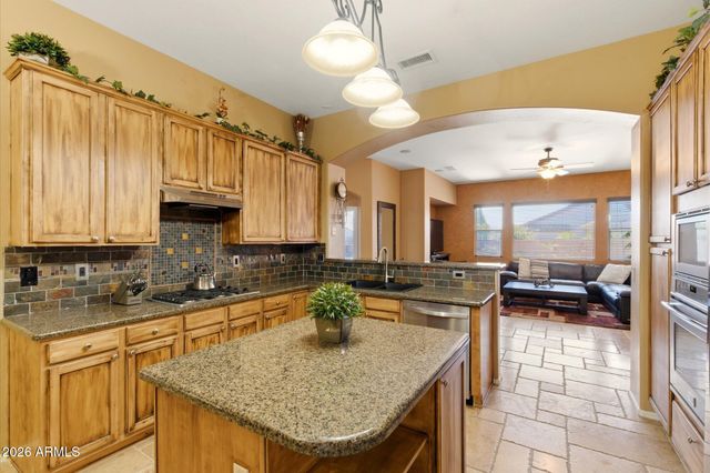 4821 E KIRKLAND Road, Phoenix, AZ 85054