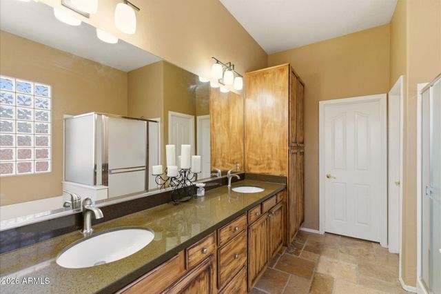 4821 E KIRKLAND Road, Phoenix, AZ 85054
