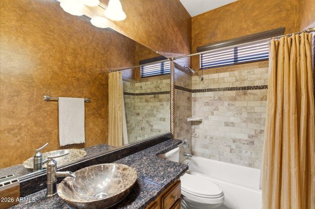 4821 E KIRKLAND Road, Phoenix, AZ 85054
