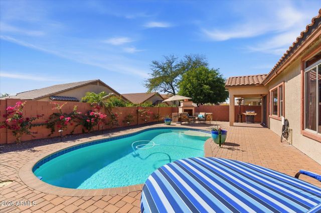 4821 E KIRKLAND Road, Phoenix, AZ 85054