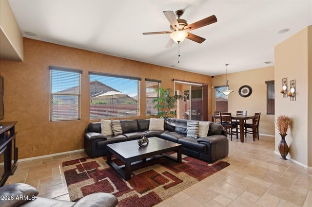 4821 E KIRKLAND Road, Phoenix, AZ 85054