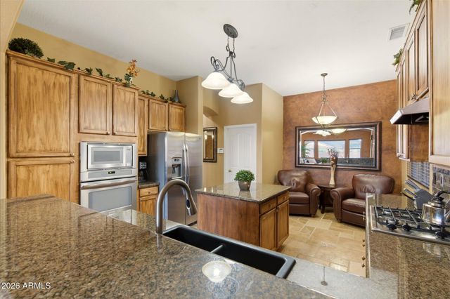 4821 E KIRKLAND Road, Phoenix, AZ 85054