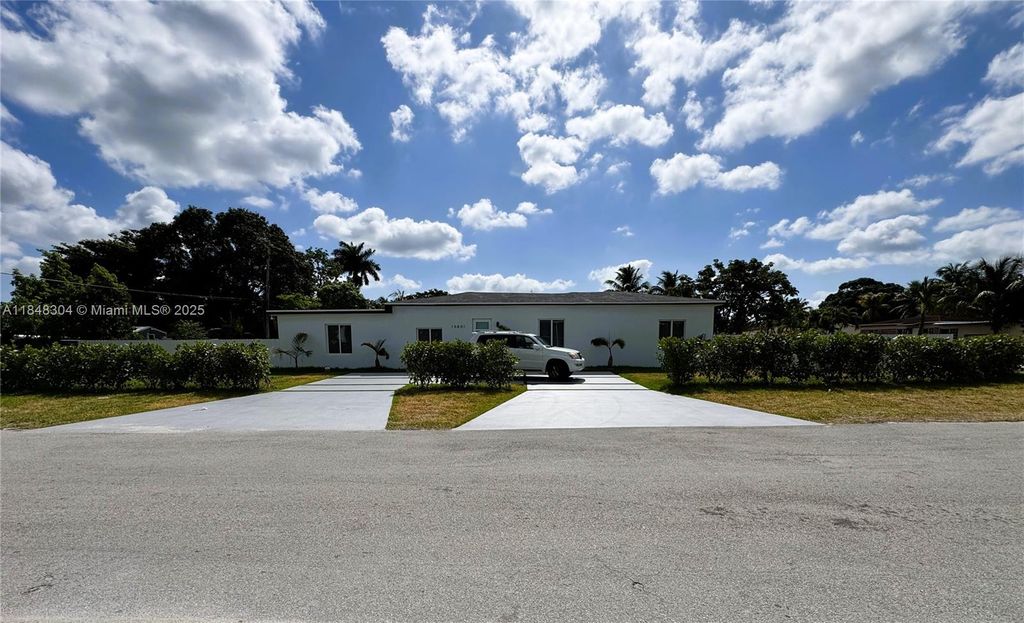 14801 NW 5th Avenue, Miami, FL 33168