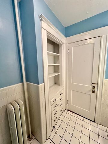 138 Fuller St 3, Brookline, MA 02446