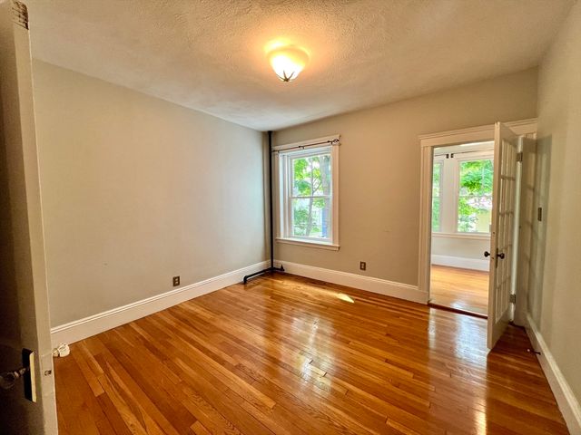 138 Fuller St 3, Brookline, MA 02446