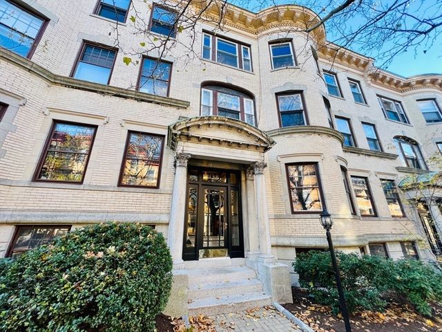138 Fuller St 3, Brookline, MA 02446