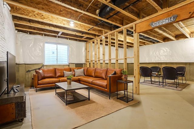 47805 Silver Oaks, Mattawan, MI 49071