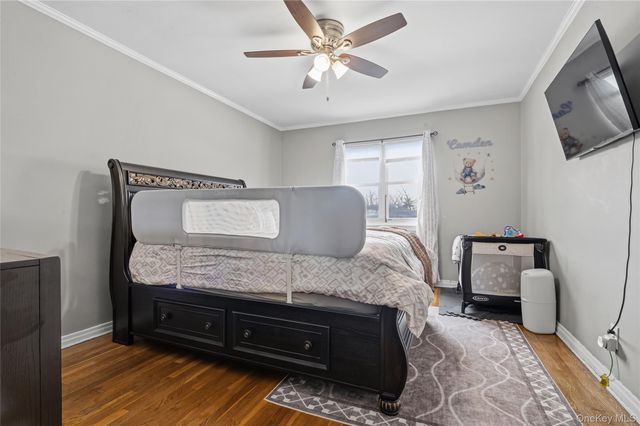 198-28 Pompeii Avenue 2, Holliswood, NY 11423