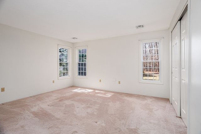 303 Ridgefield Cir A, Clinton, MA 01510