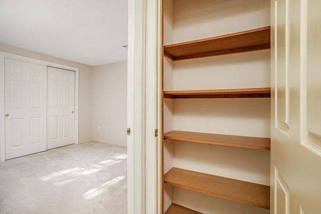 303 Ridgefield Cir A, Clinton, MA 01510