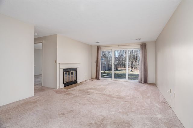 303 Ridgefield Cir A, Clinton, MA 01510