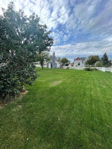 348 24th Avenue SW, Cedar Rapids, IA 52404