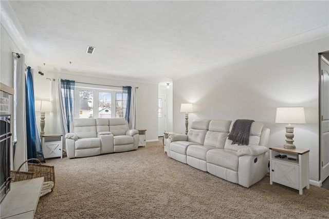 348 24th Avenue SW, Cedar Rapids, IA 52404